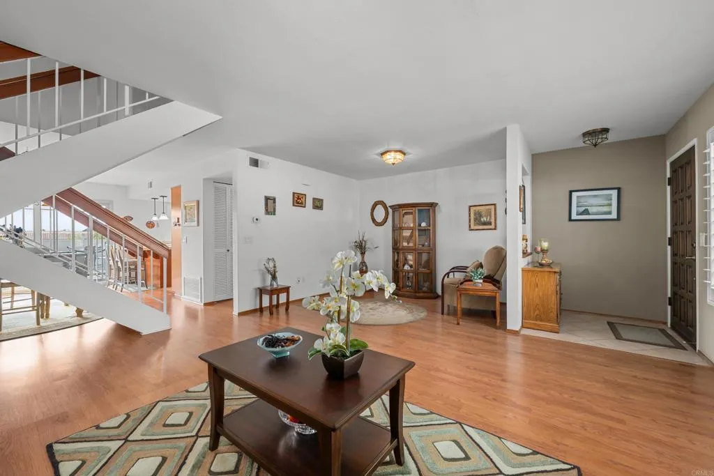 6867 Maple Leaf Drive
