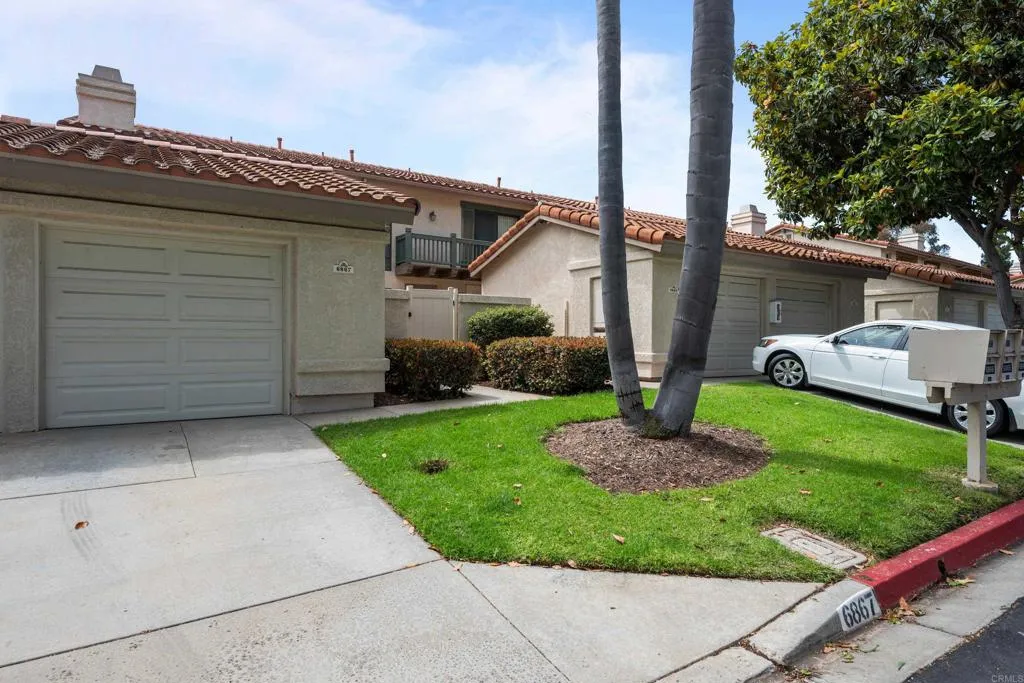 6867 Maple Leaf Drive