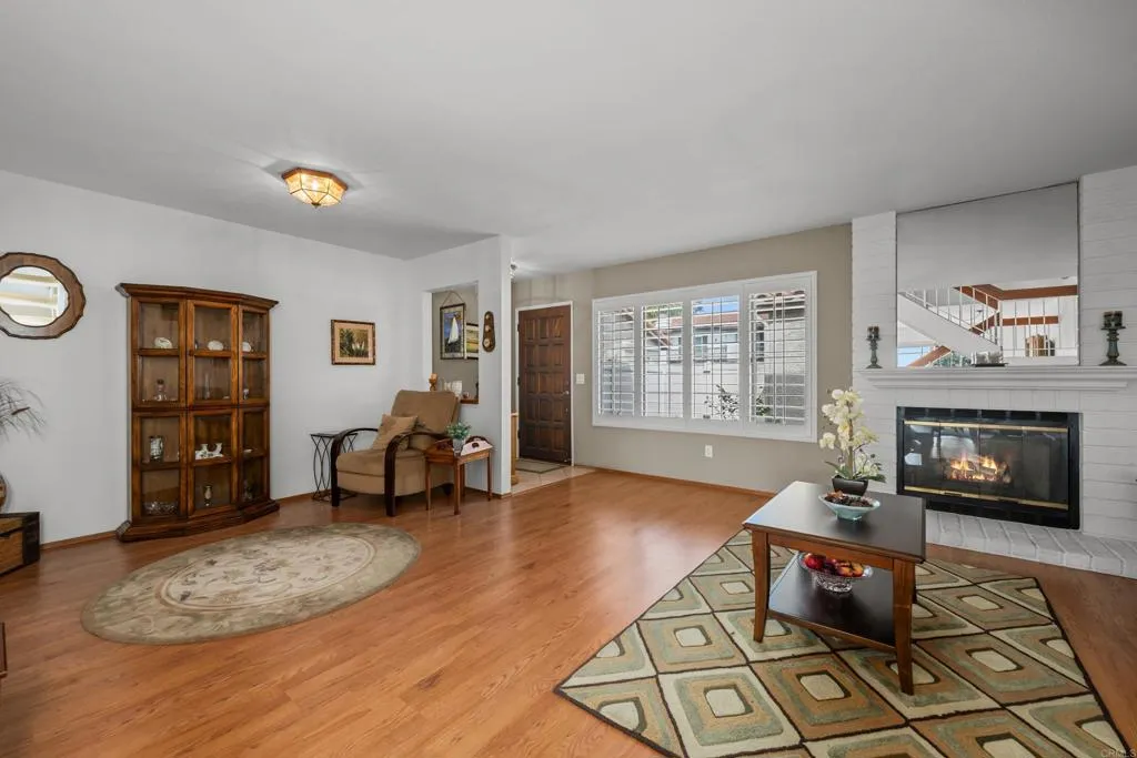 6867 Maple Leaf Drive