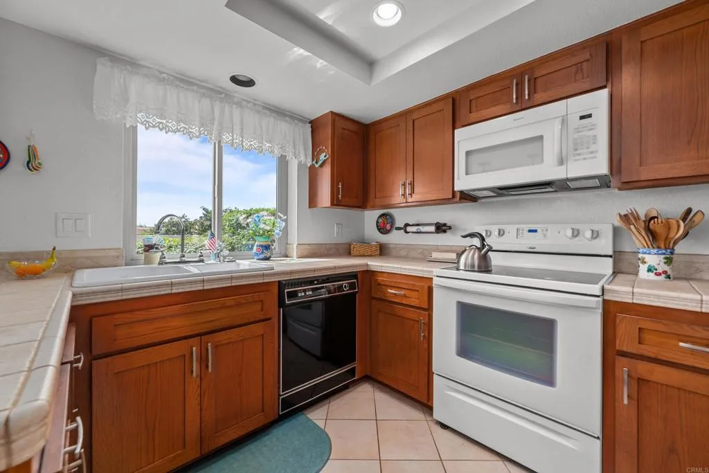 6867 Maple Leaf Drive