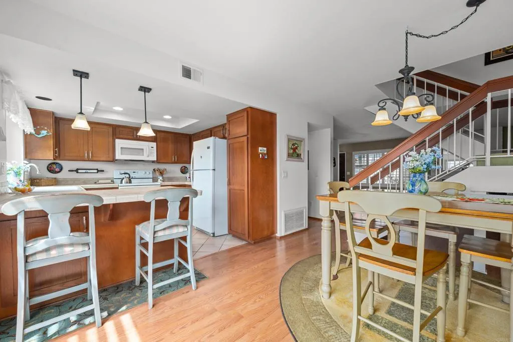 6867 Maple Leaf Drive