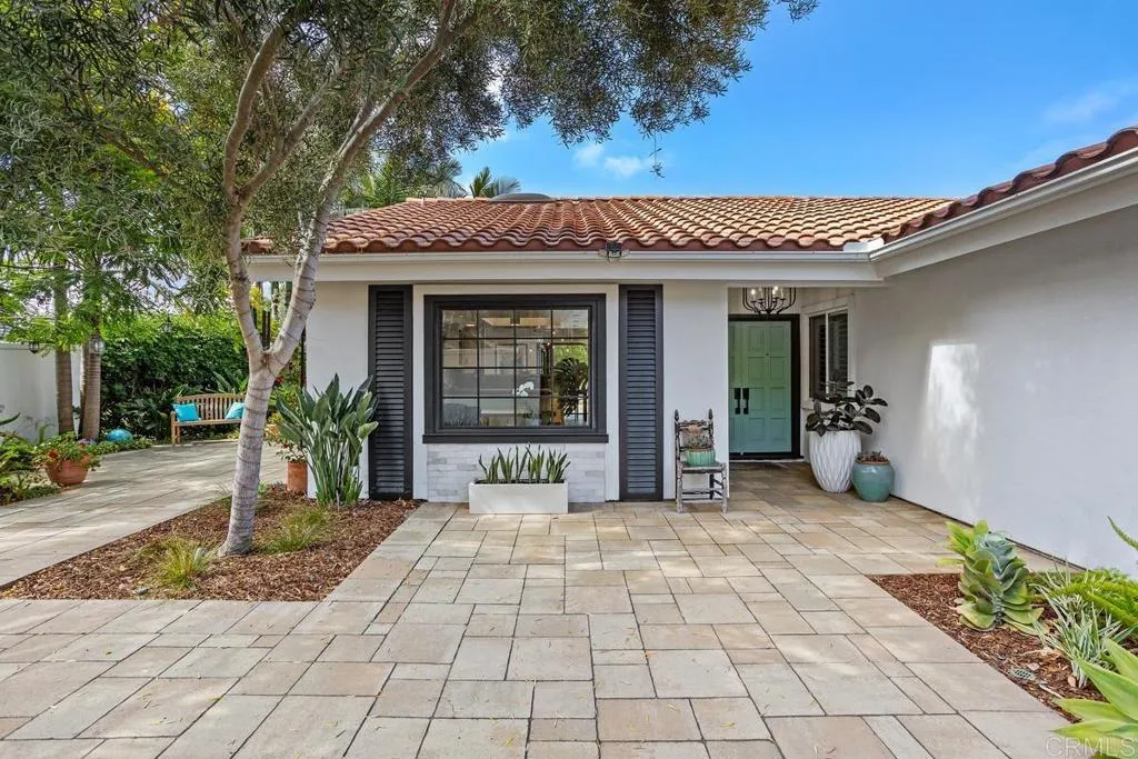 560 San Andres Dr.