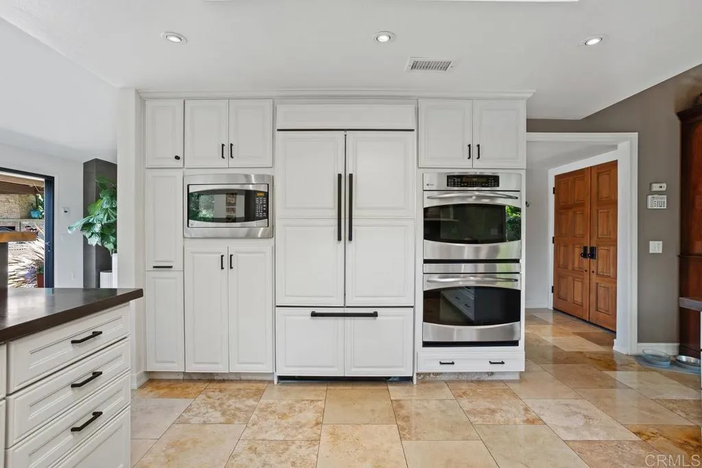 560 San Andres Dr.