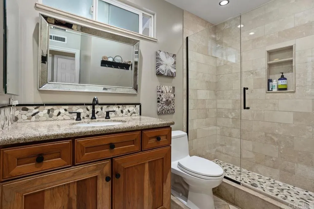 560 San Andres Dr.