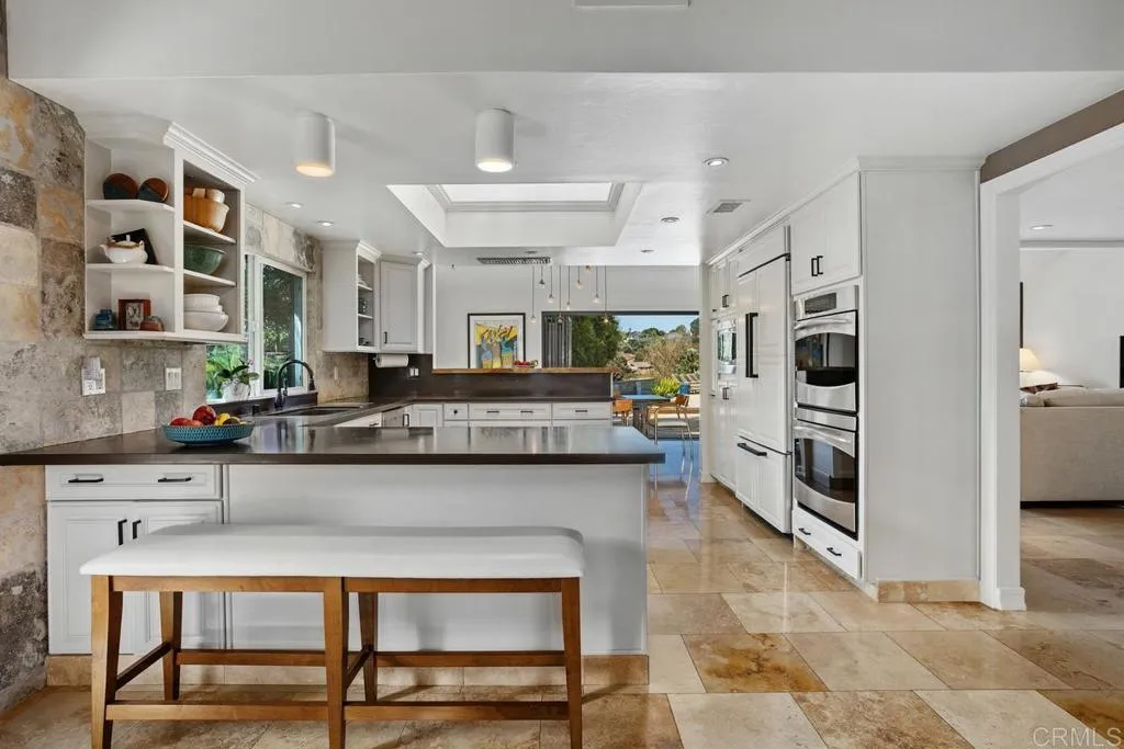 560 San Andres Dr.