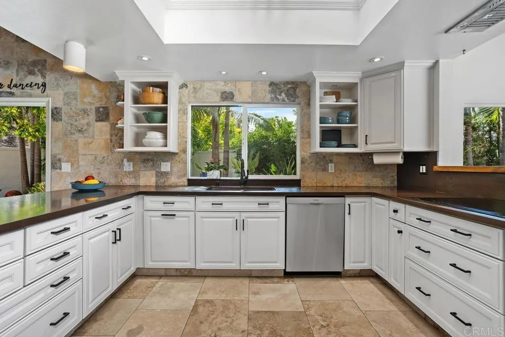 560 San Andres Dr.
