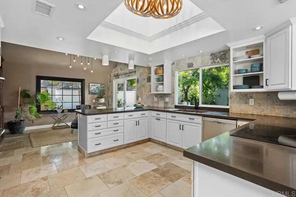 560 San Andres Dr.