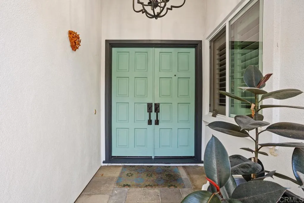 560 San Andres Dr.