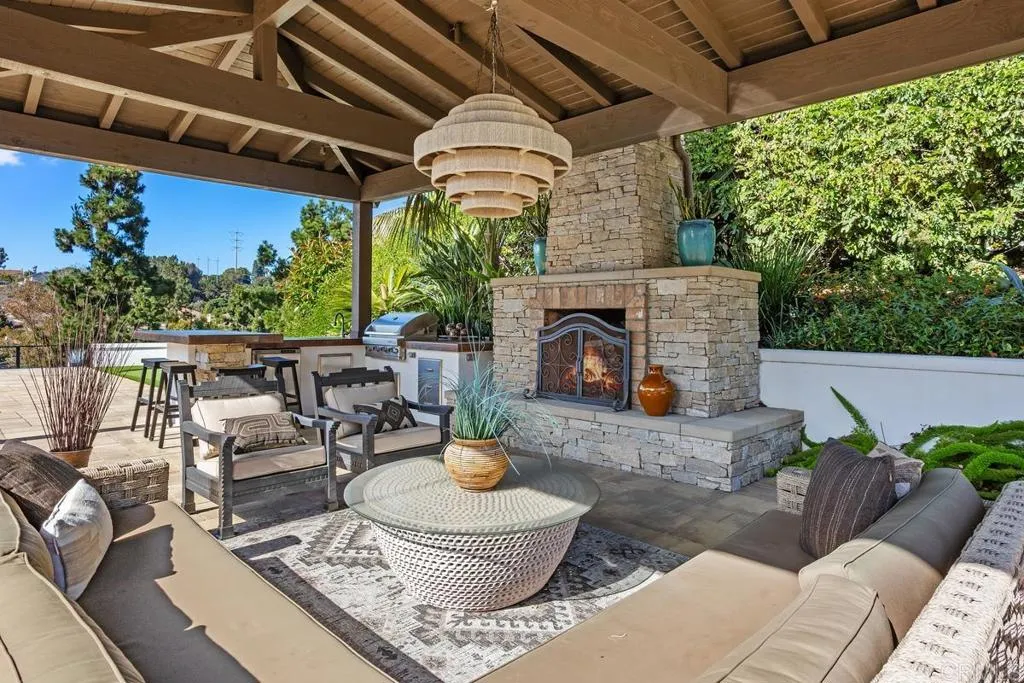 560 San Andres Dr.
