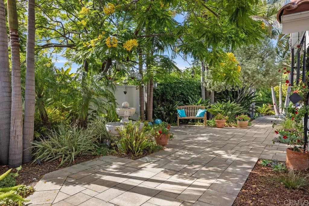 560 San Andres Dr.
