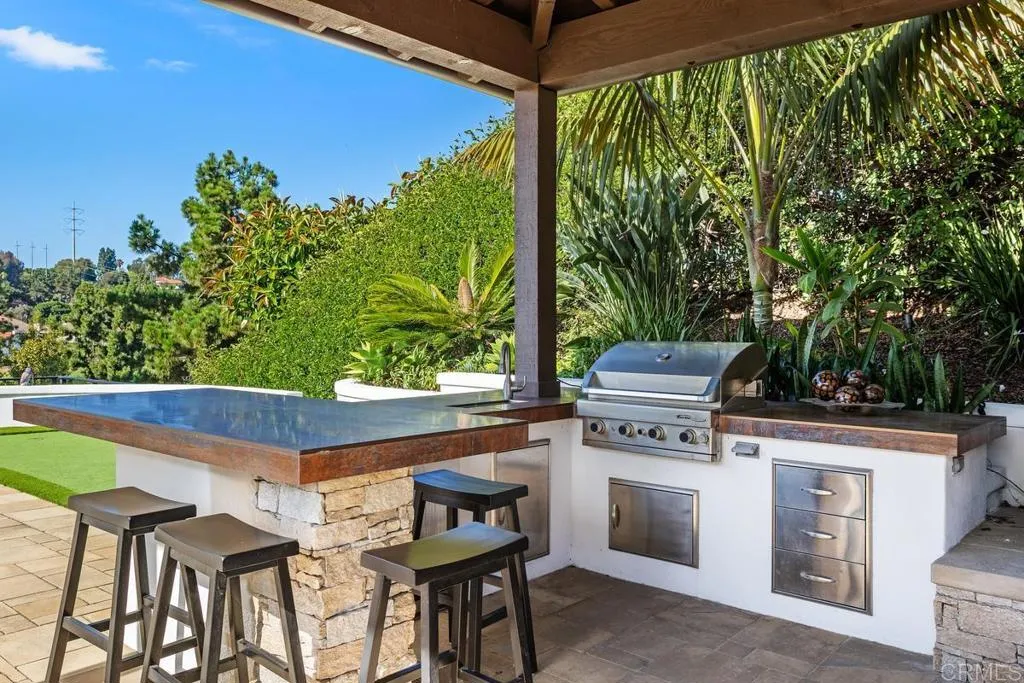 560 San Andres Dr.