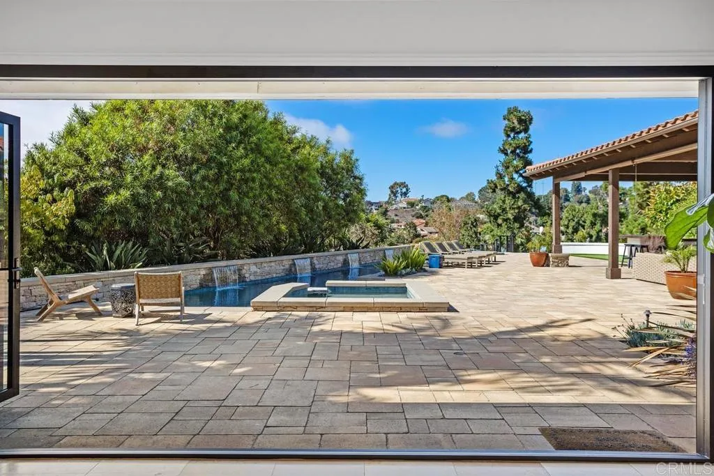 560 San Andres Dr.
