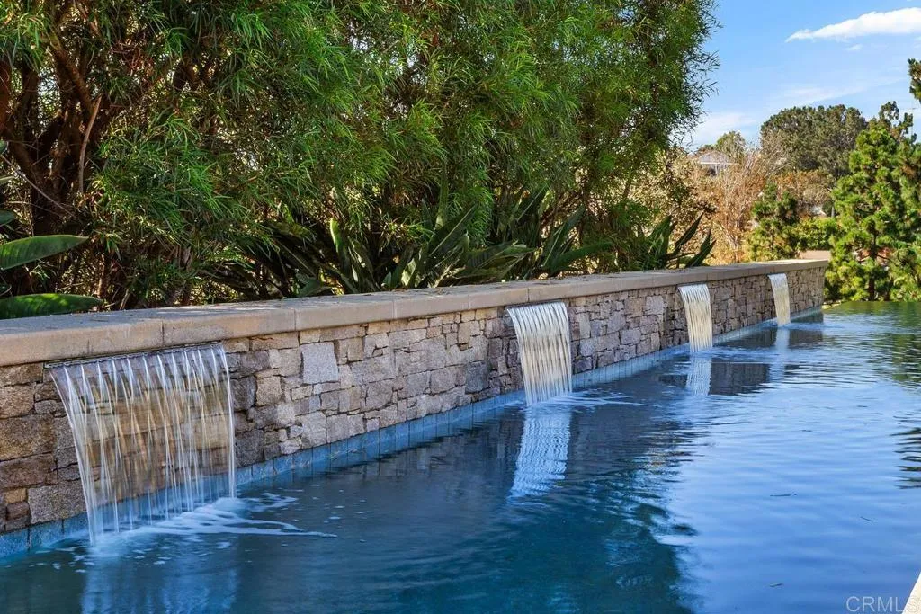 560 San Andres Dr.