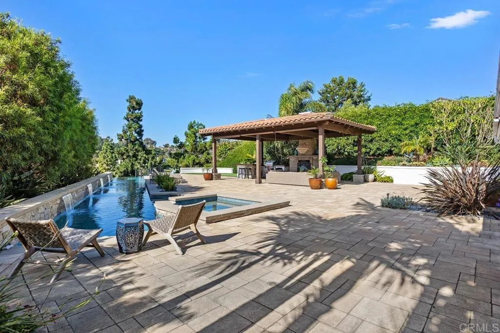 560 San Andres Dr.