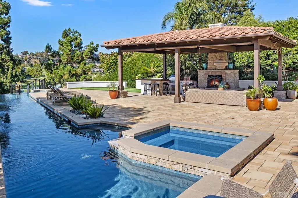 560 San Andres Dr.