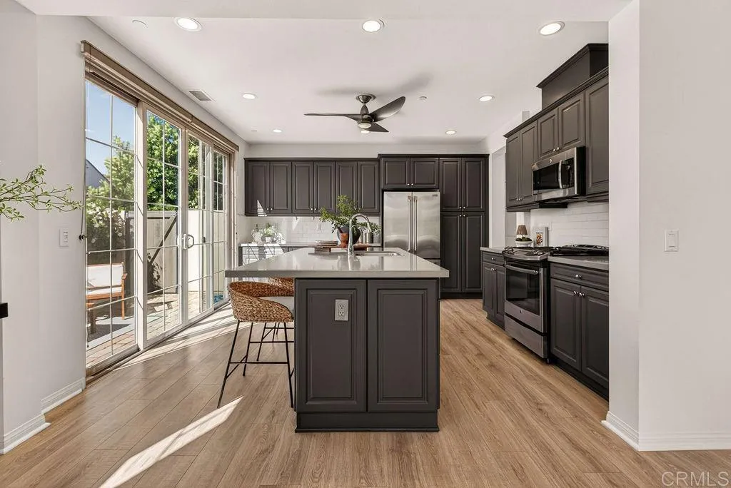 4301 Pacifica Way Unit 2
