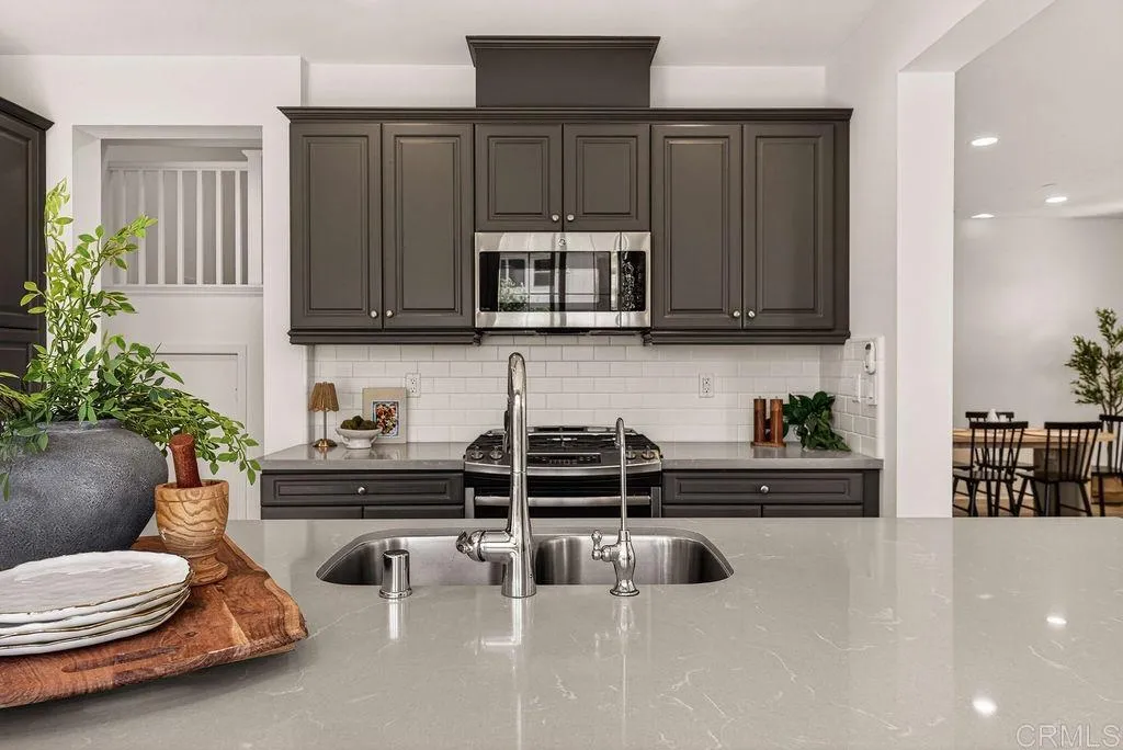 4301 Pacifica Way Unit 2