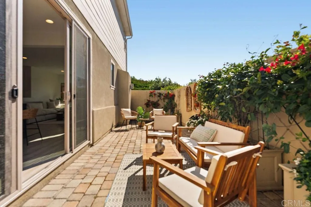 4301 Pacifica Way Unit 2