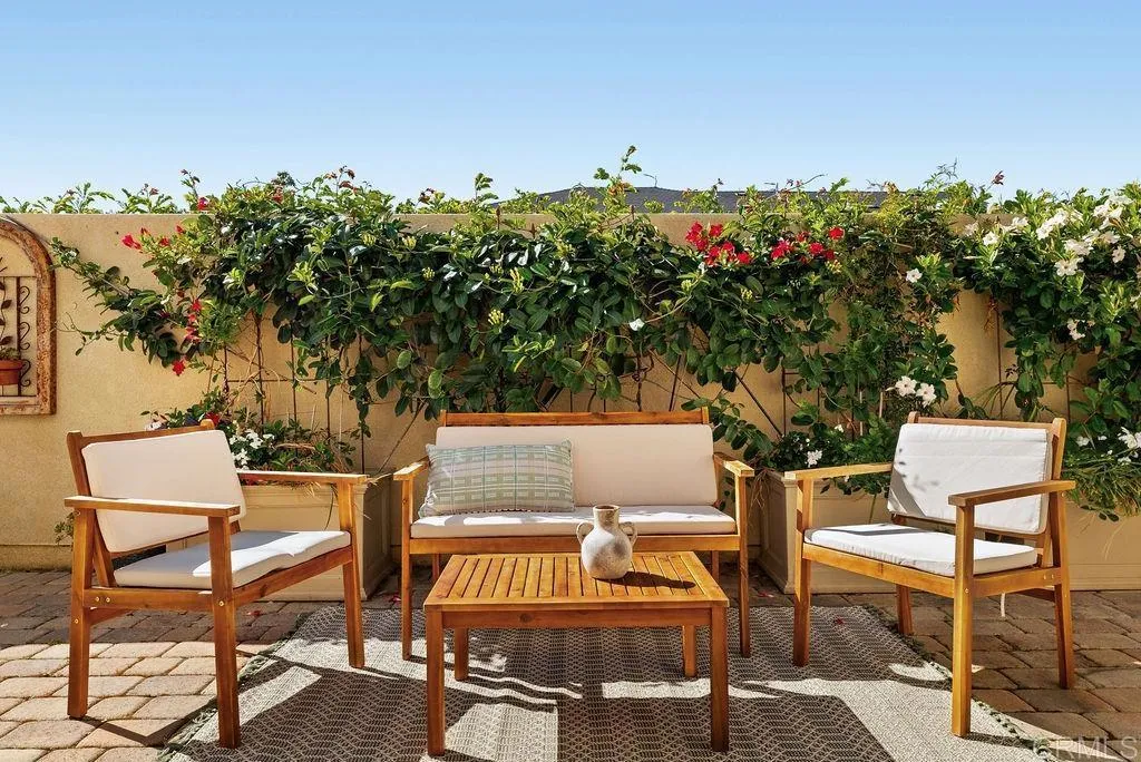 4301 Pacifica Way Unit 2