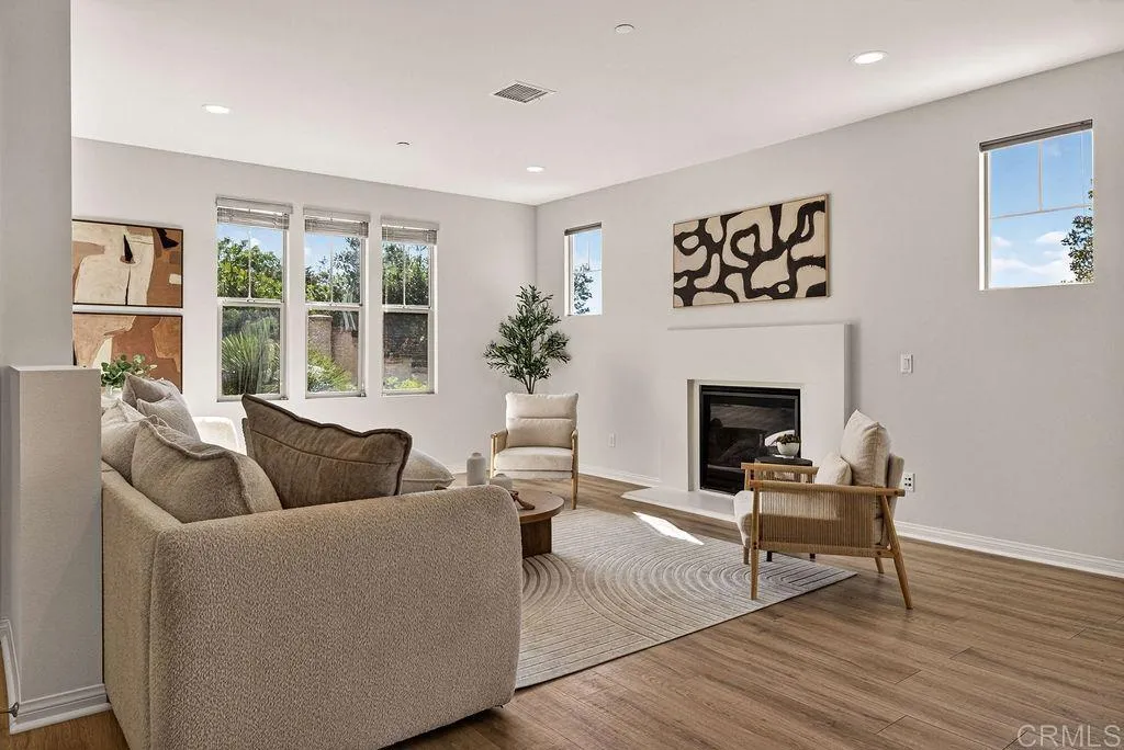 4301 Pacifica Way Unit 2