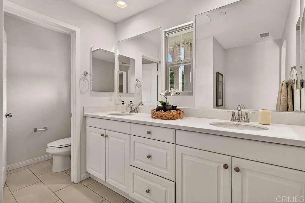 4301 Pacifica Way Unit 2