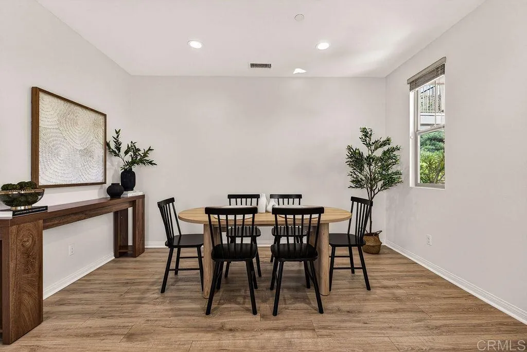 4301 Pacifica Way Unit 2