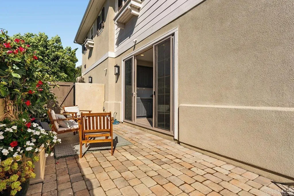 4301 Pacifica Way Unit 2