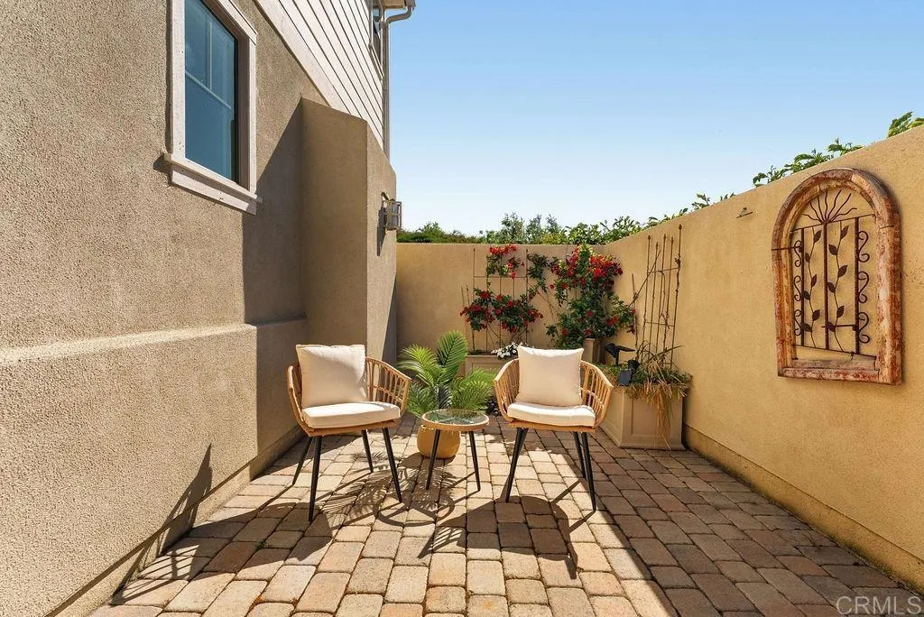 4301 Pacifica Way Unit 2