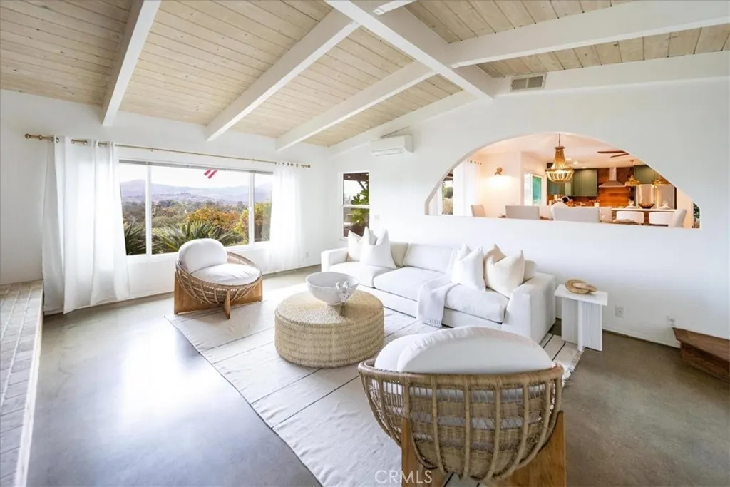 3057 Via Hermosa