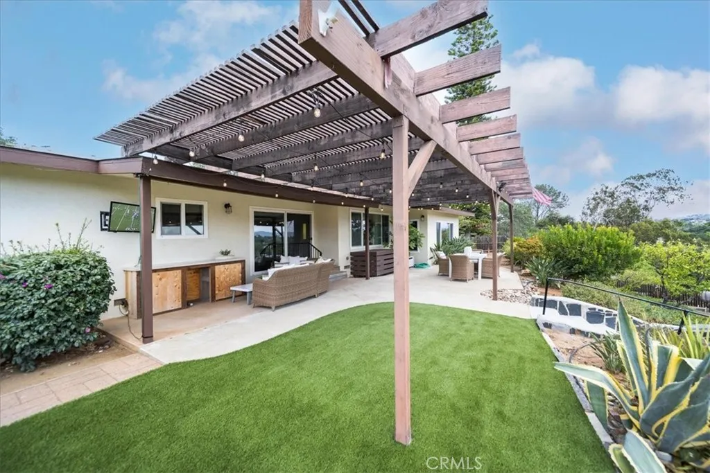 3057 Via Hermosa