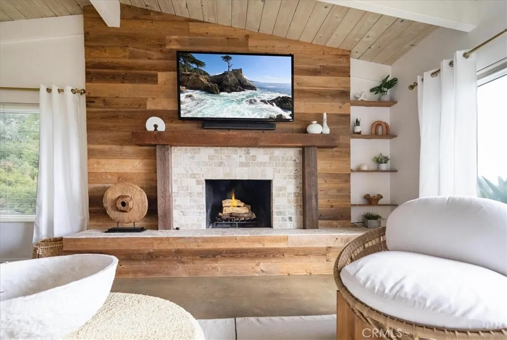 3057 Via Hermosa