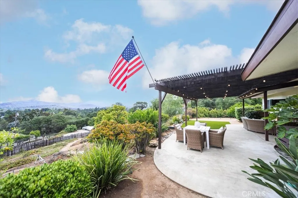 3057 Via Hermosa