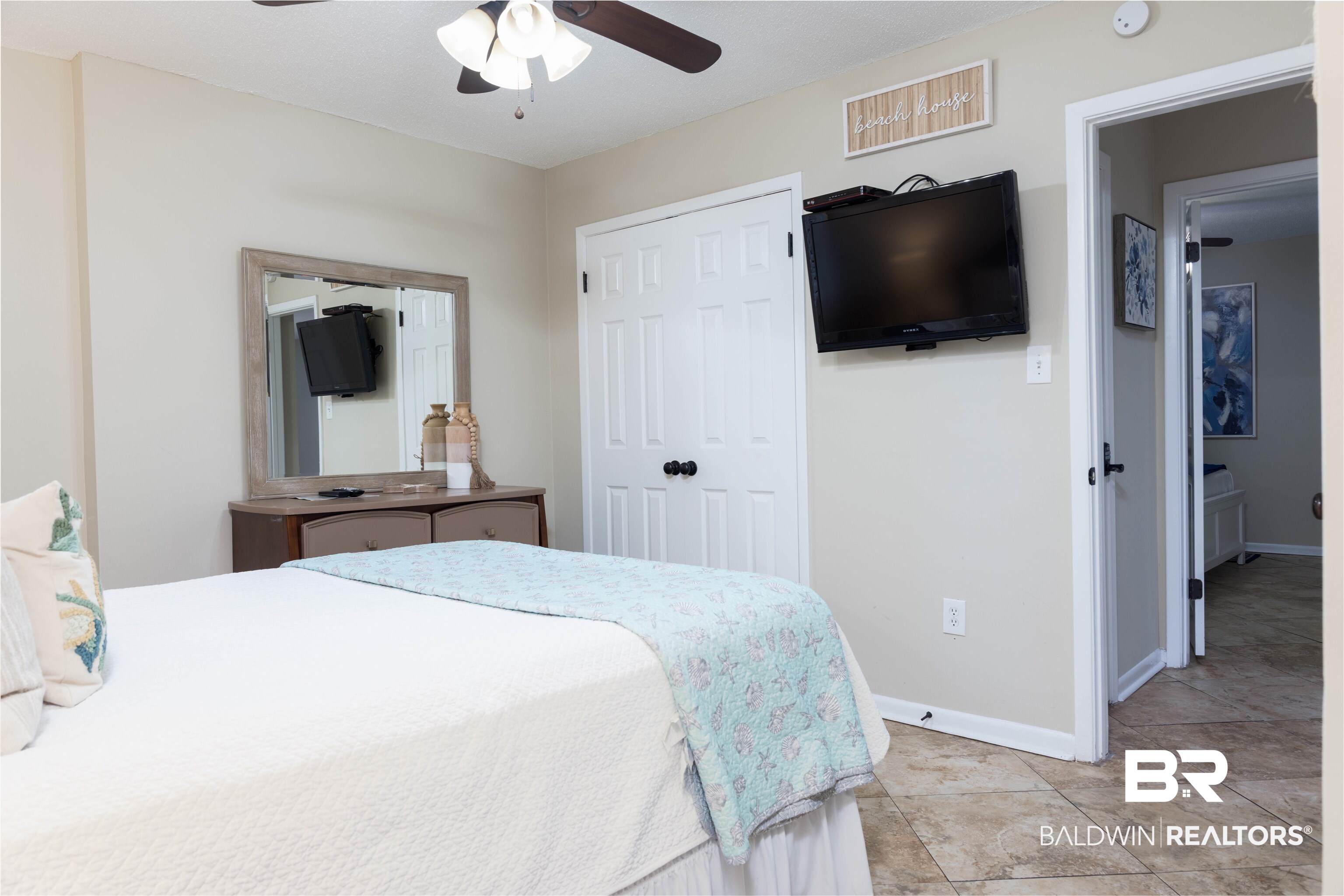 327 E Beach Boulevard 5D