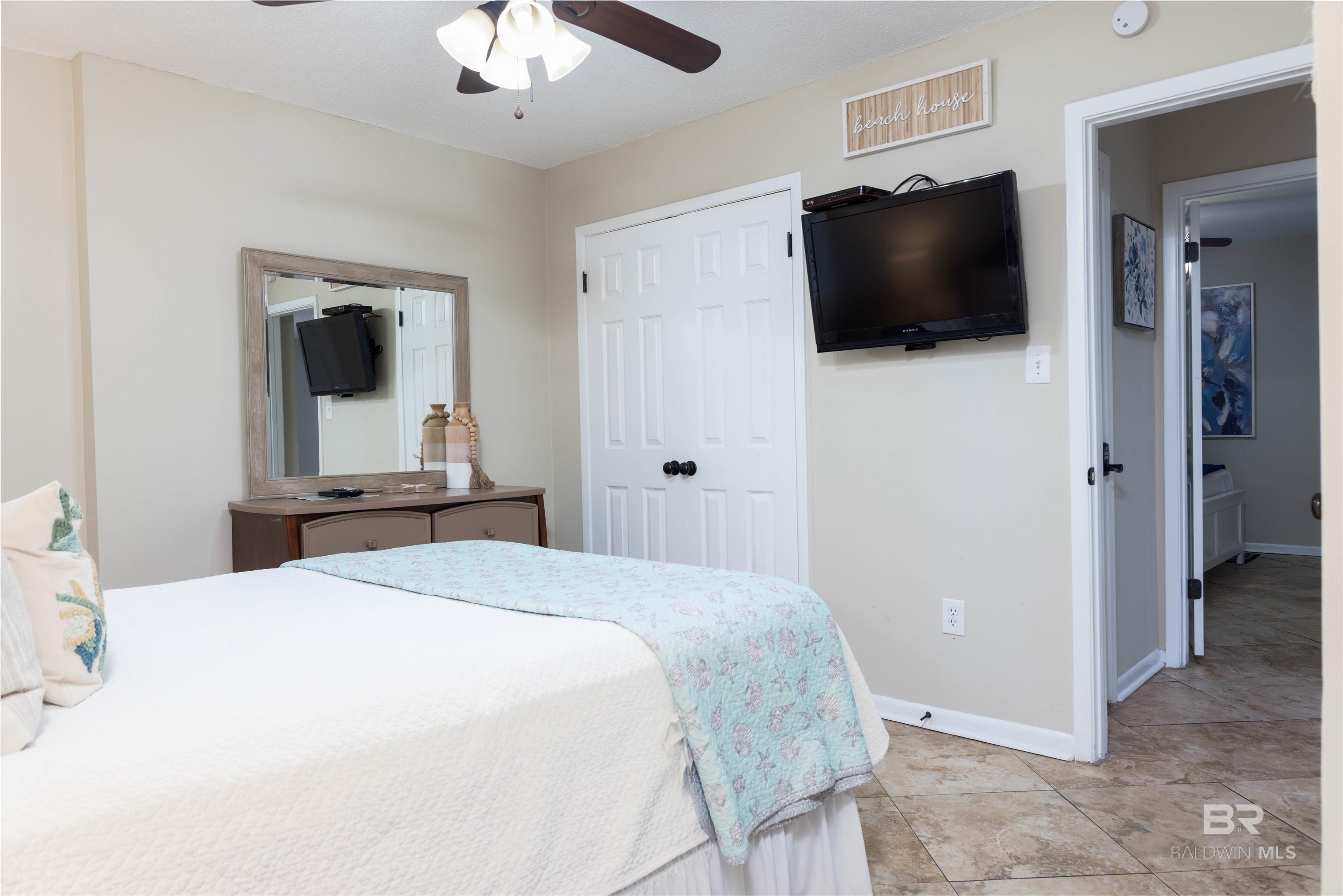 327 E Beach Boulevard 5D
