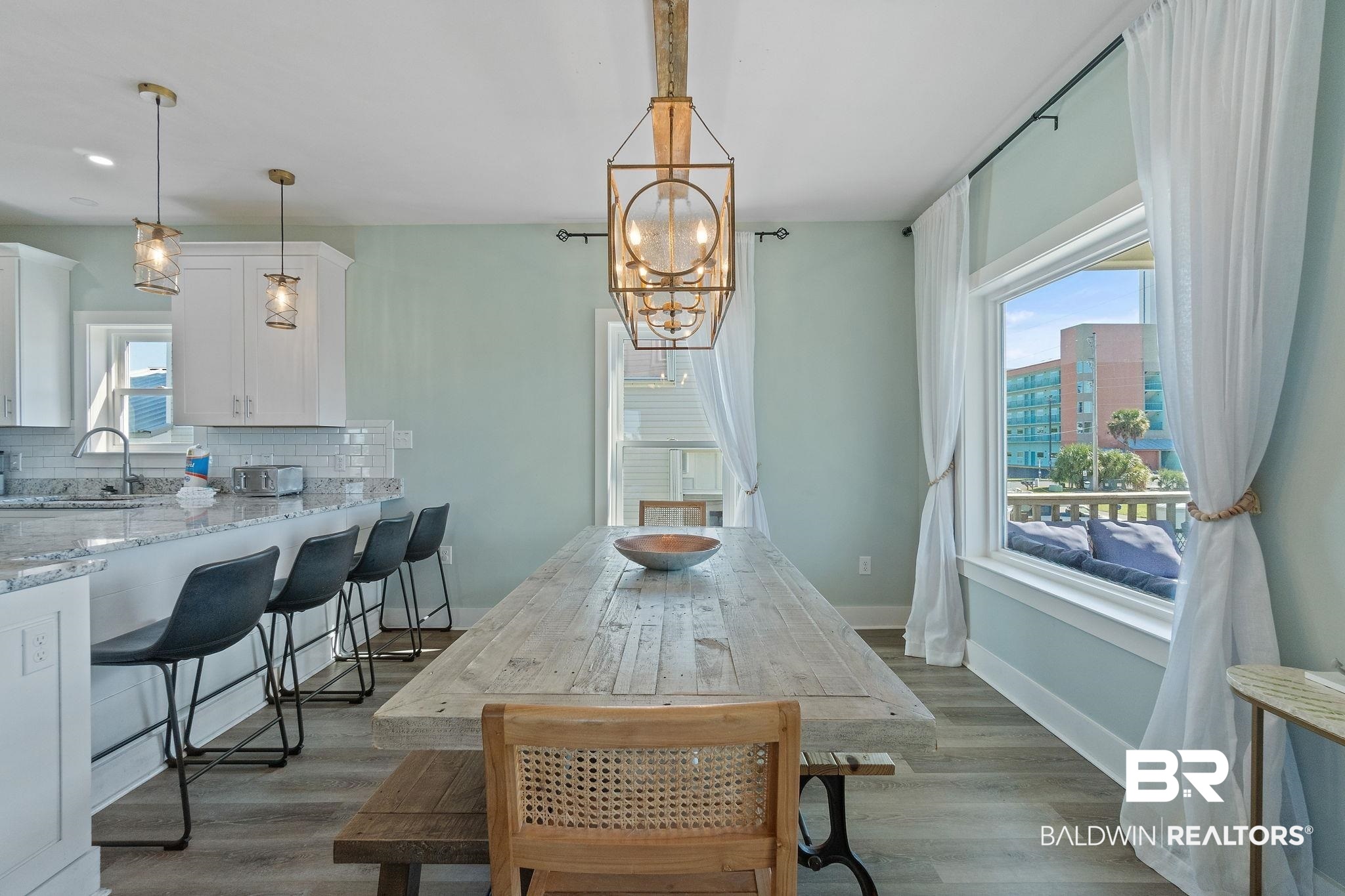 636 W 1st Avenue