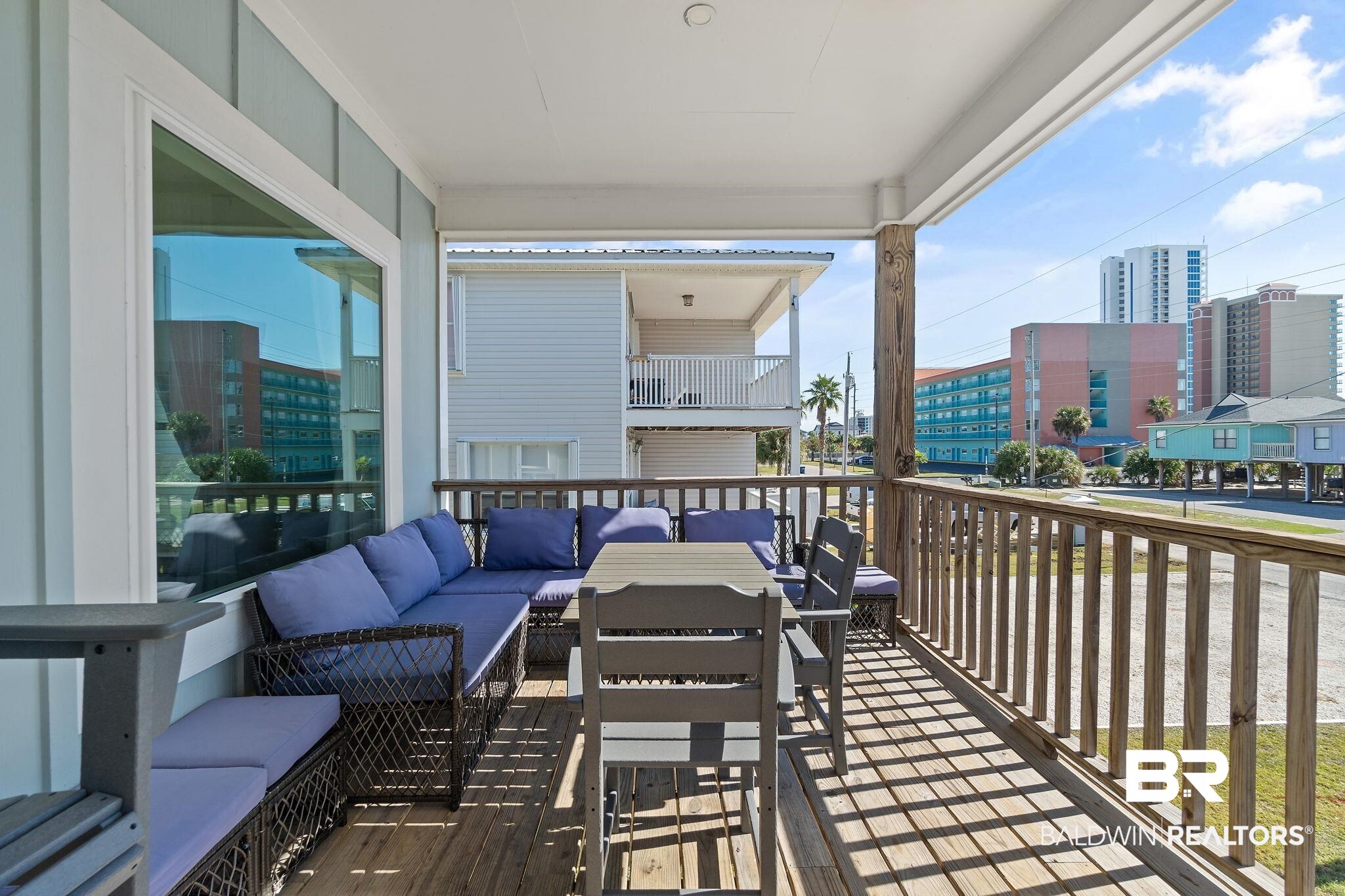 636 W 1st Avenue