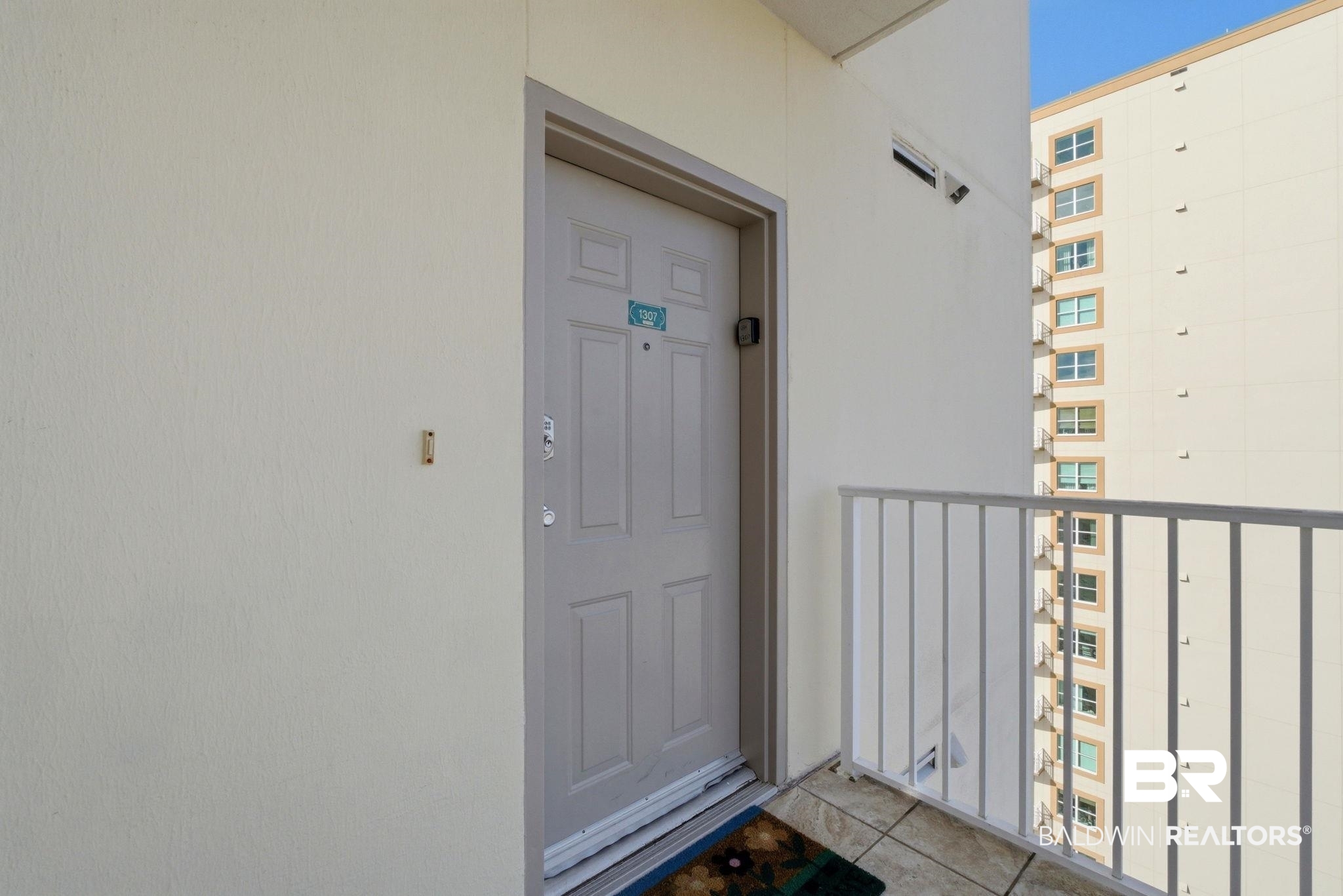 921 W Beach Boulevard 1307