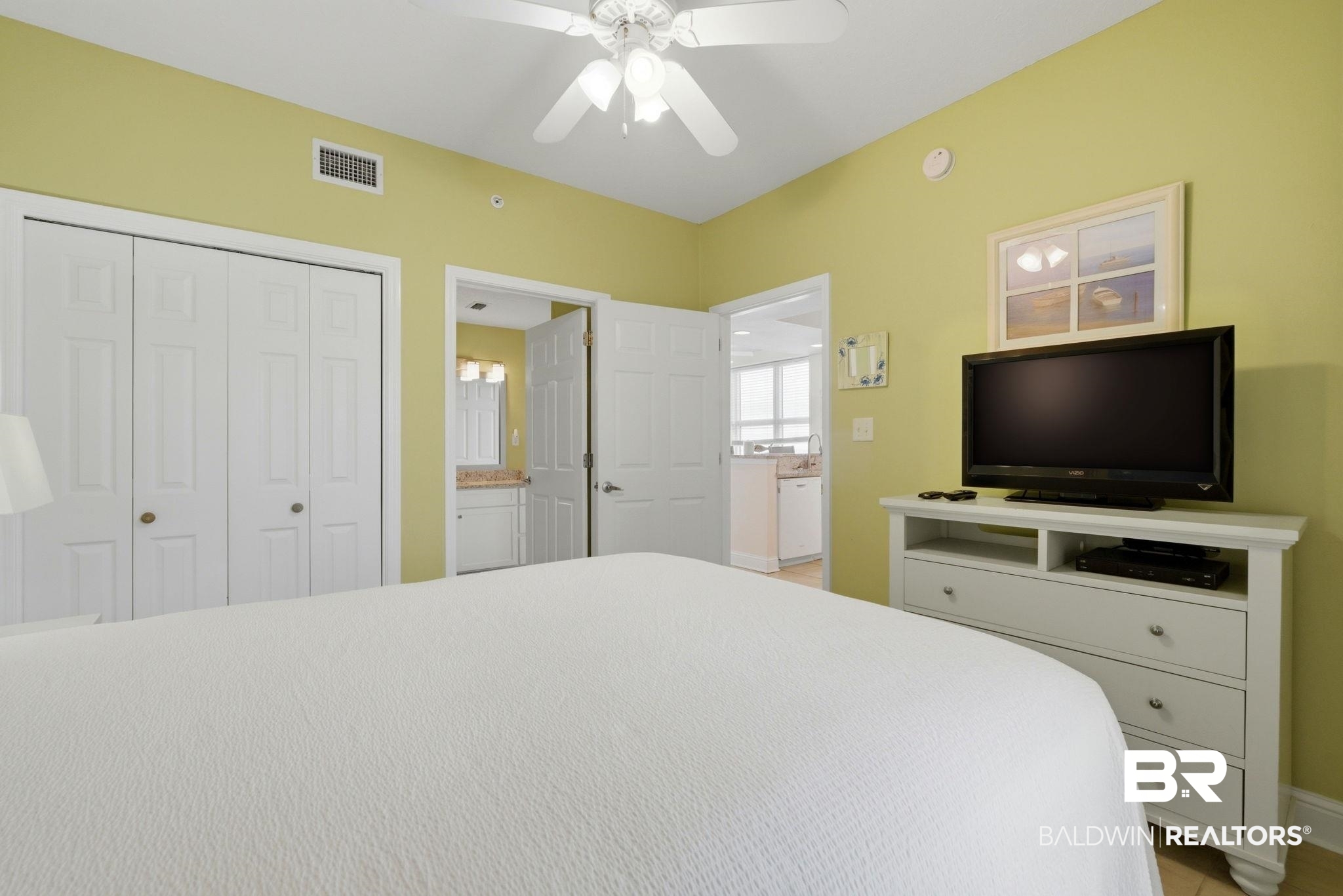 921 W Beach Boulevard 1307