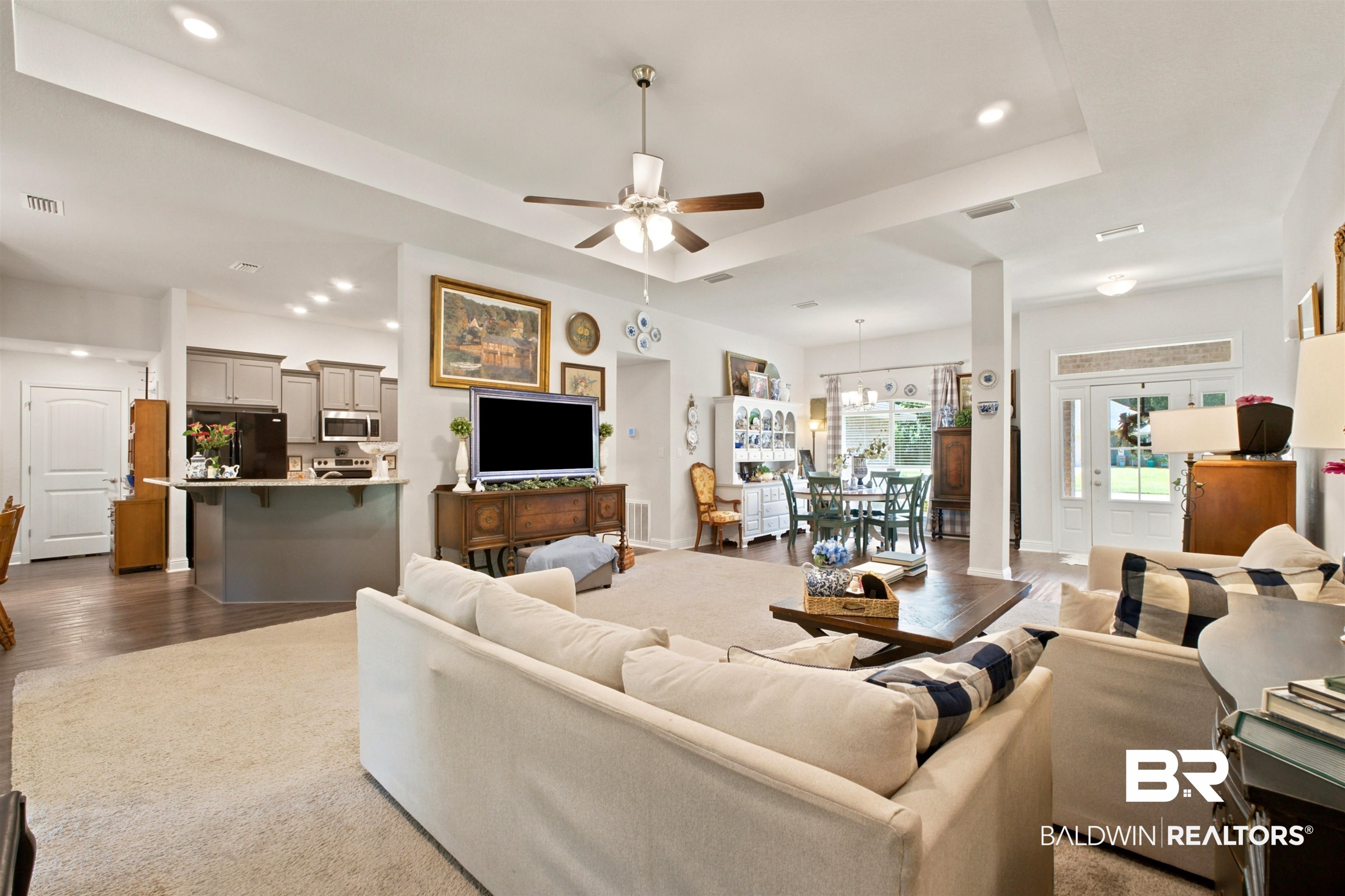 14877 Silver Oaks Loop