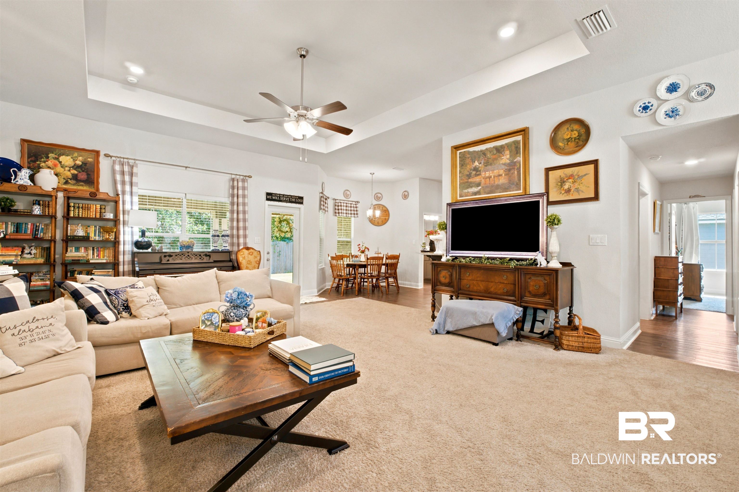 14877 Silver Oaks Loop