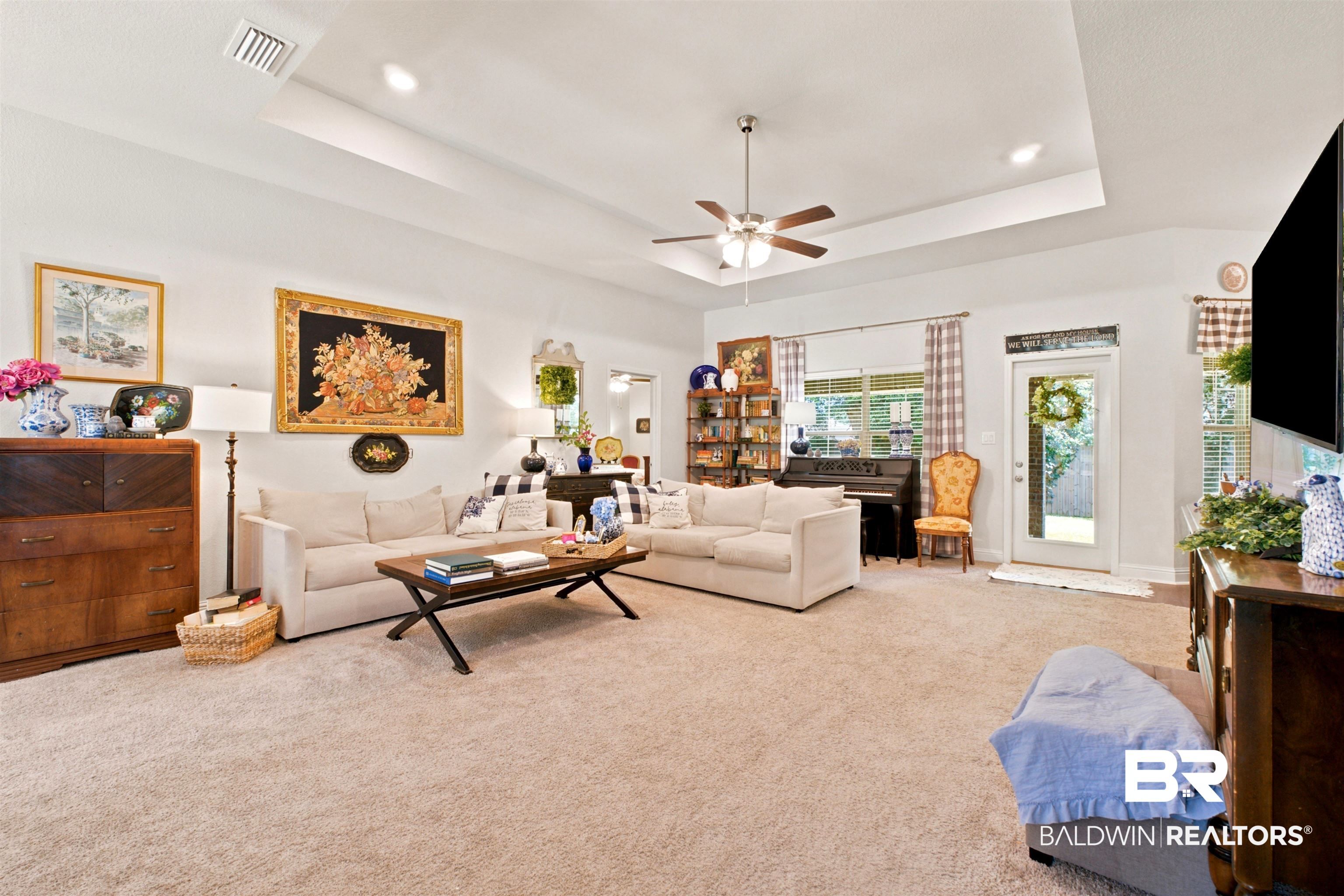 14877 Silver Oaks Loop