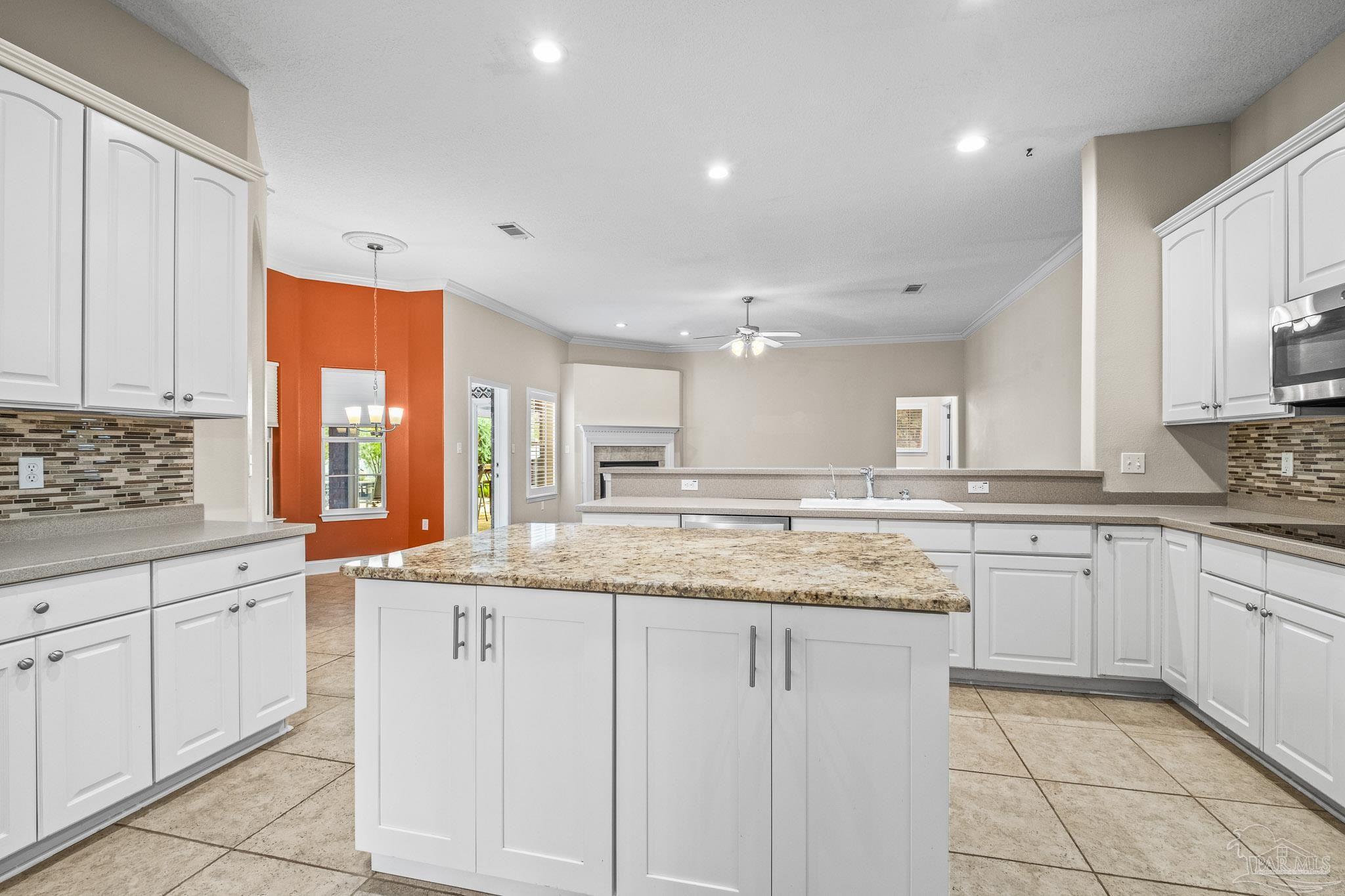 1000 Black Walnut Trl