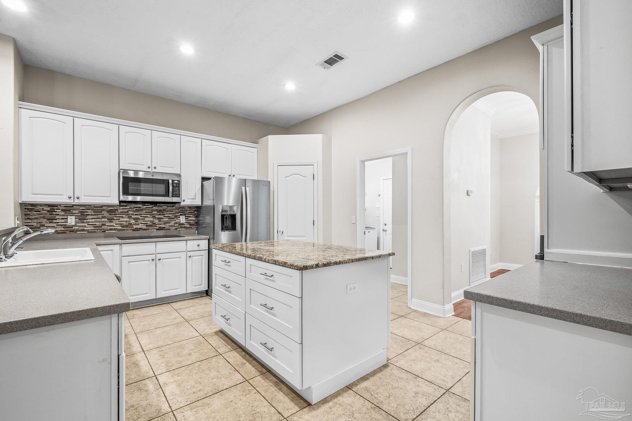 1000 Black Walnut Trl