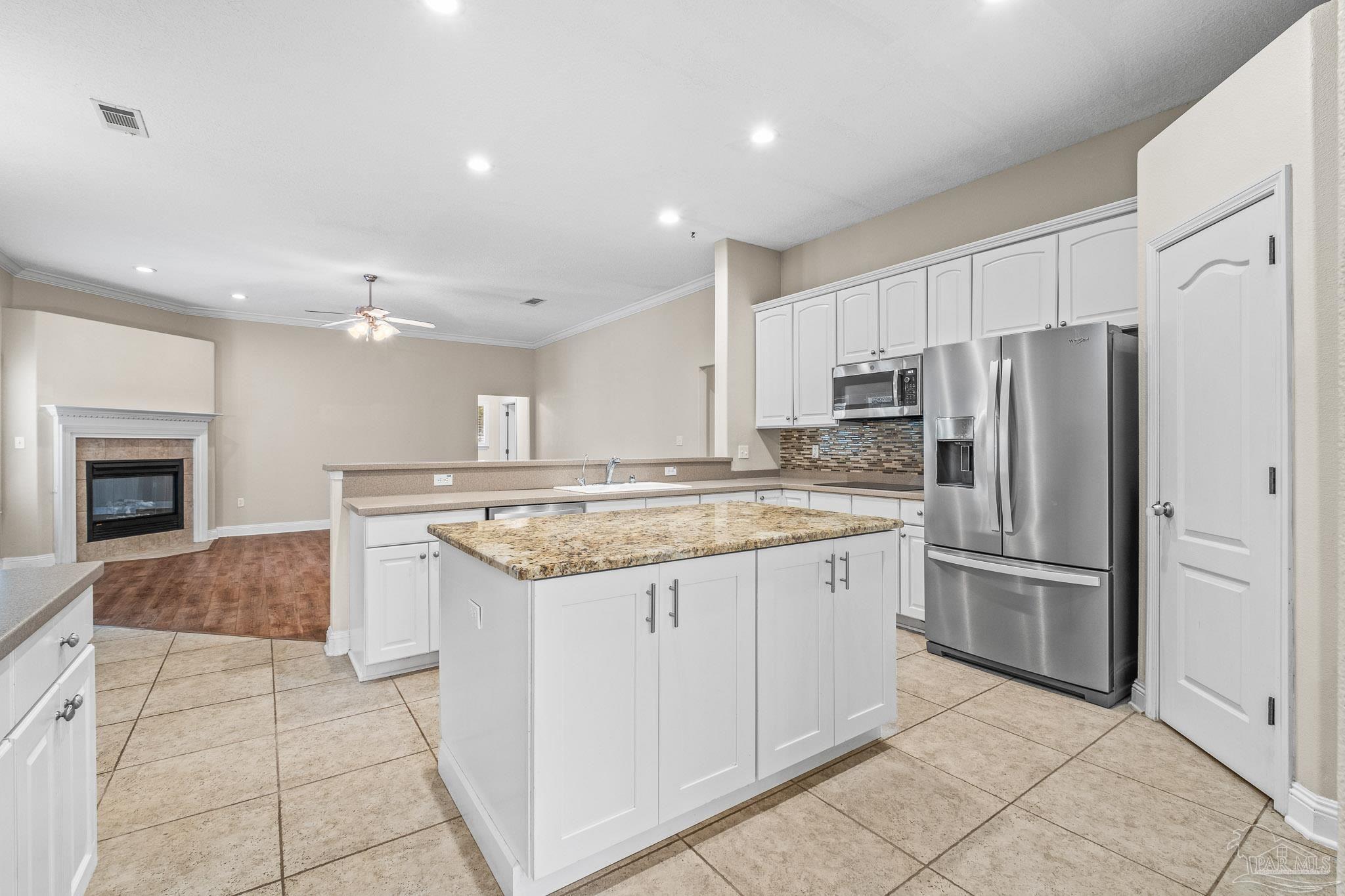 1000 Black Walnut Trl