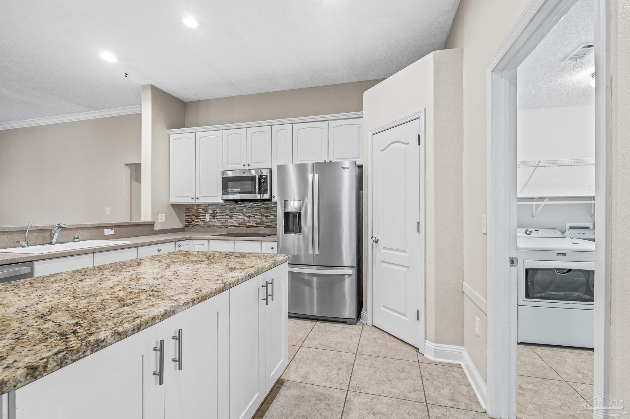 1000 Black Walnut Trl