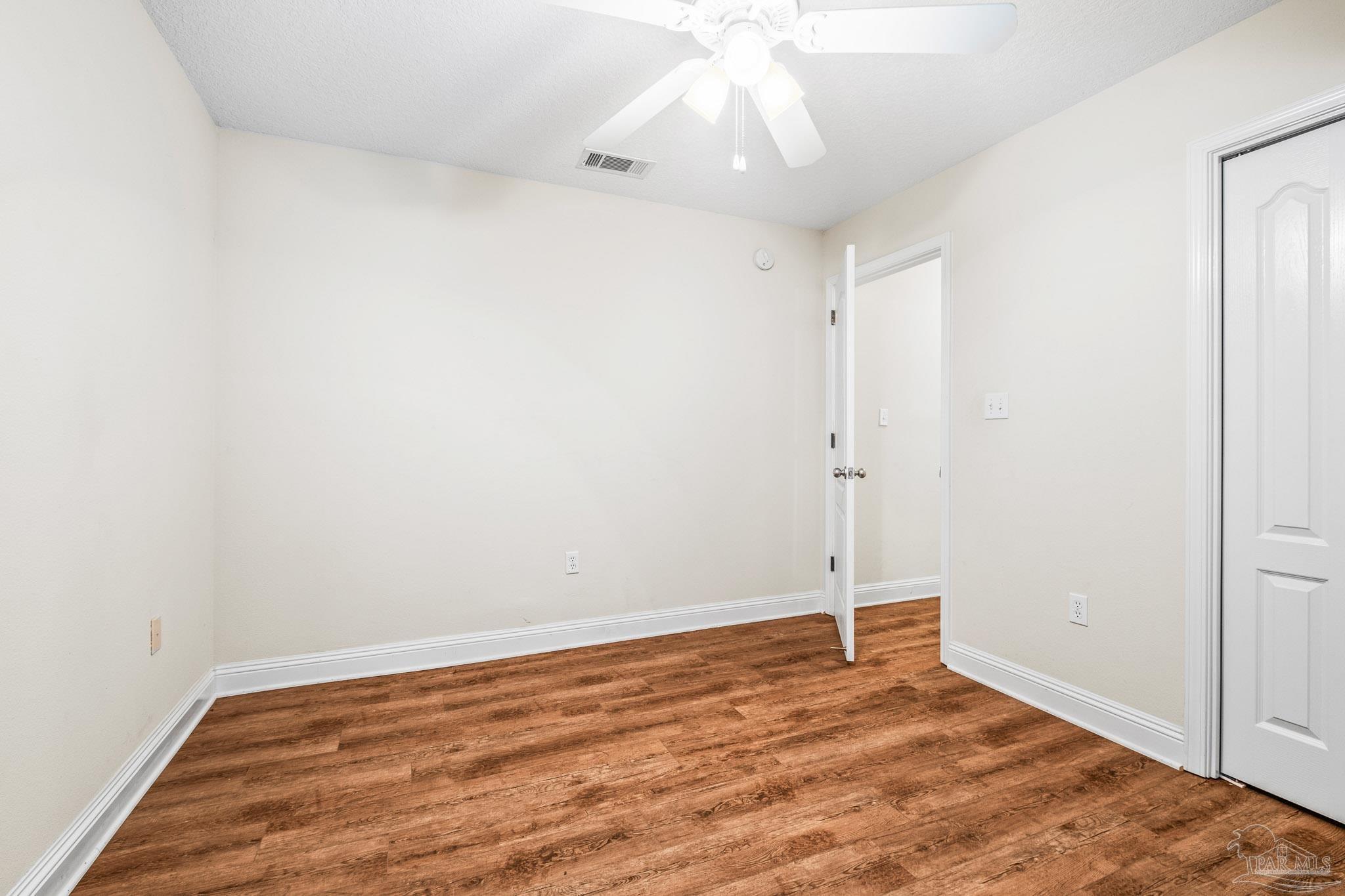 1000 Black Walnut Trl