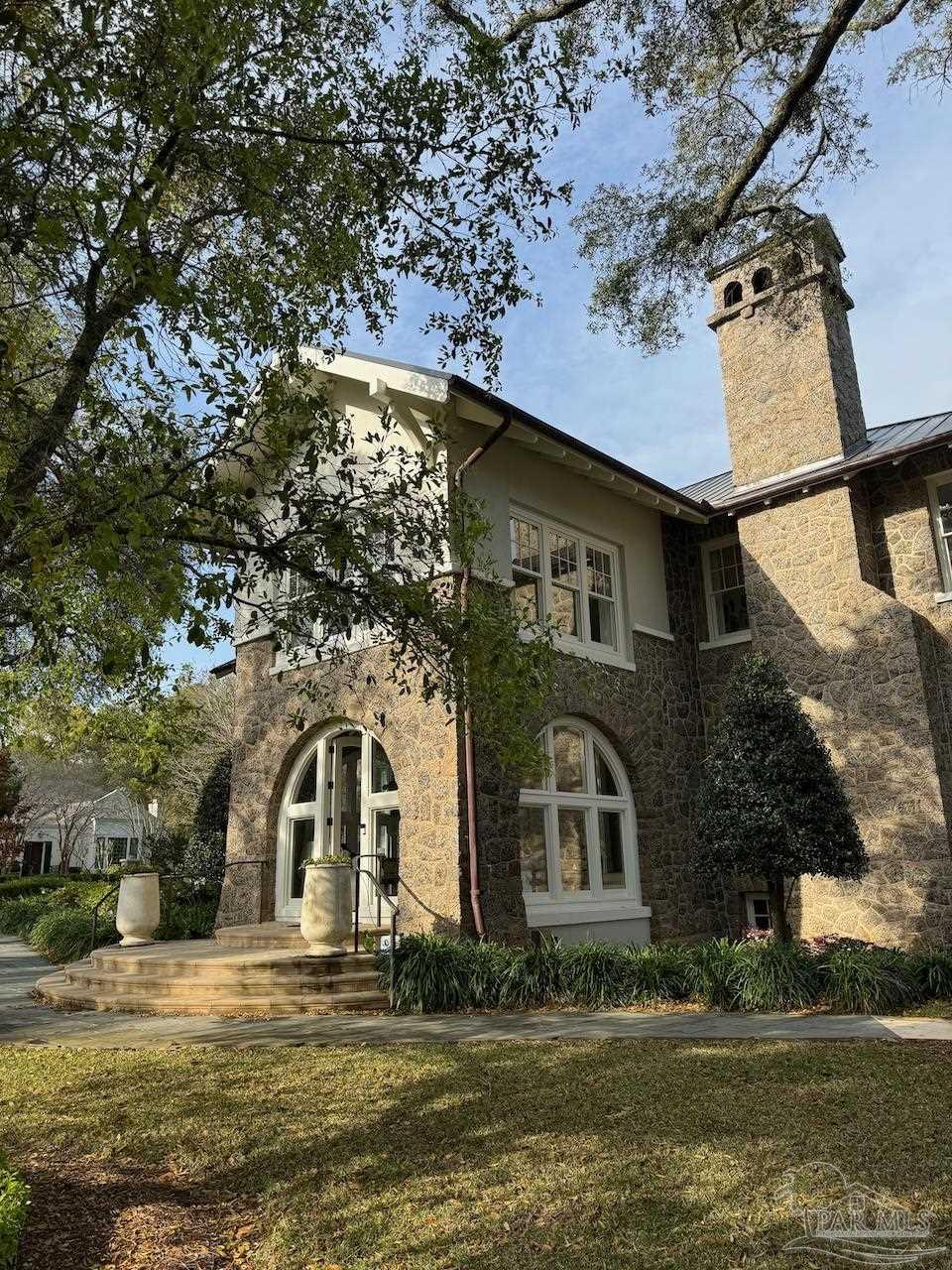 3260 Seville Dr
