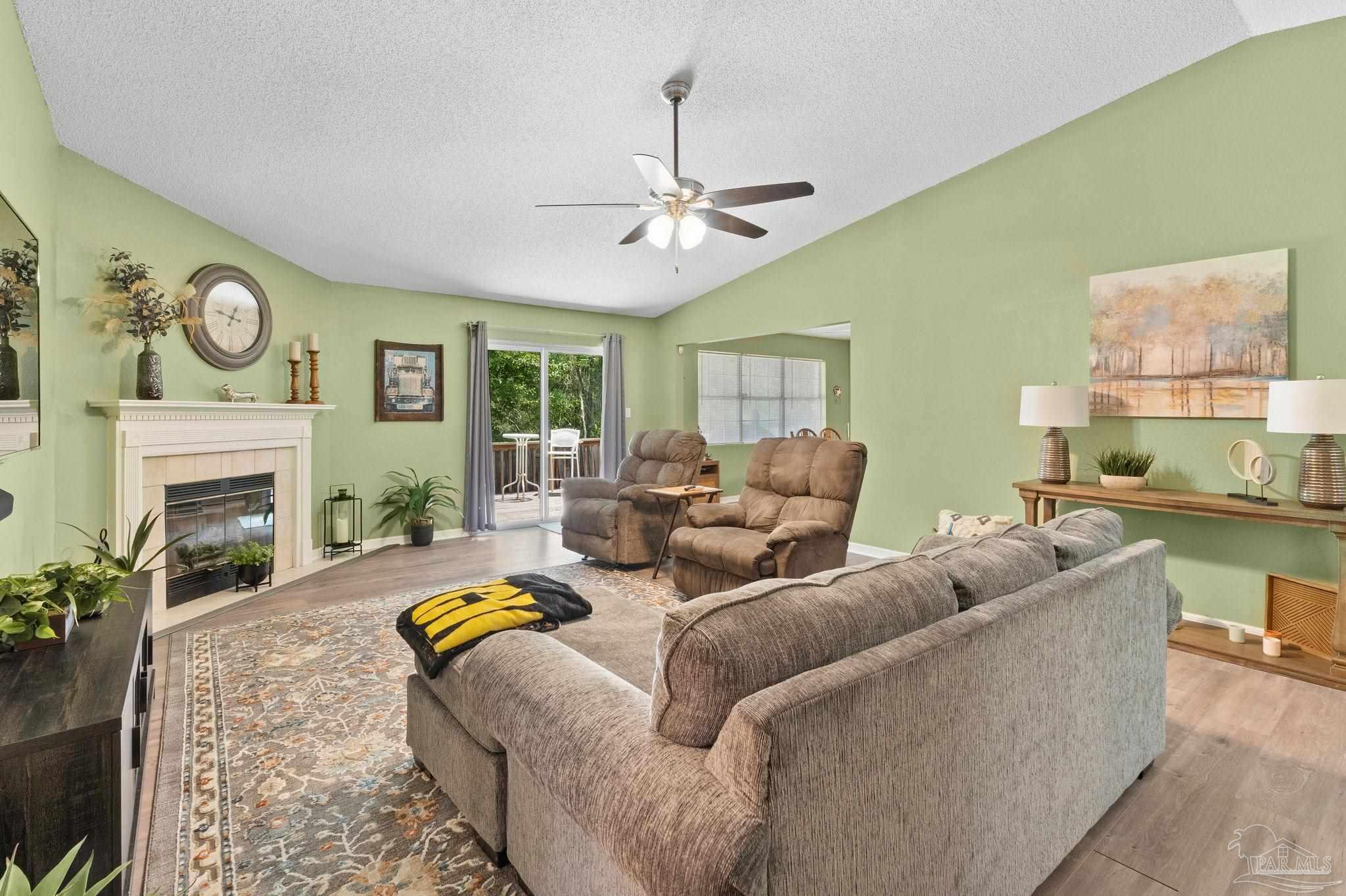 2004 Coral St