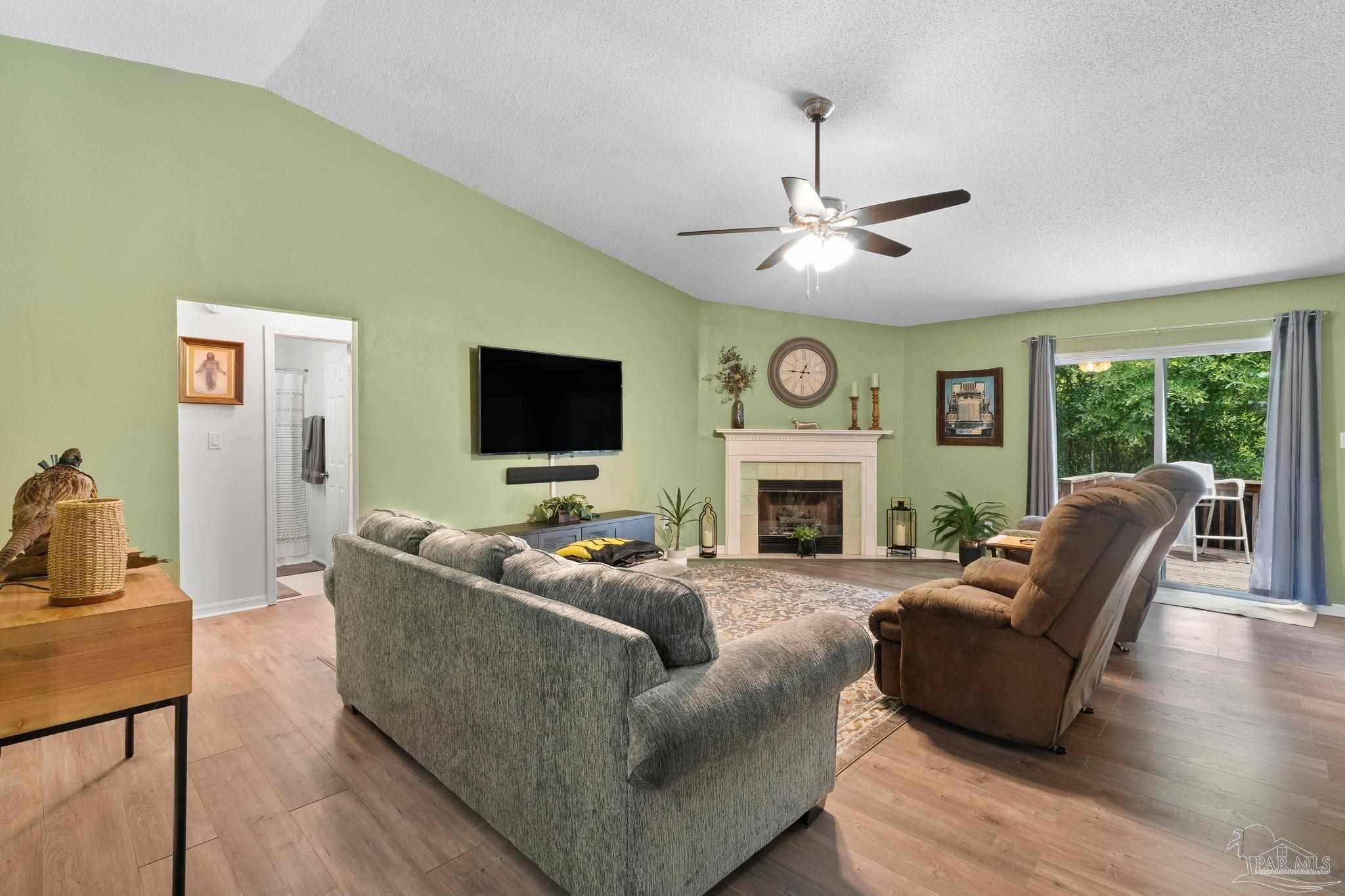 2004 Coral St