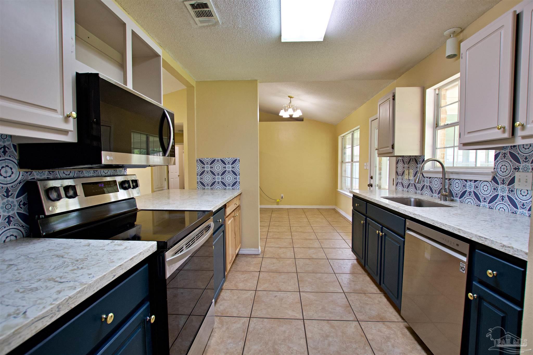4007 Lochmoor Dr